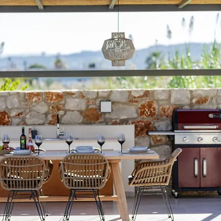 Villa Quiet Aviana,garden, Heated Pool,bbq,jacuzzi Gerani (Chania)