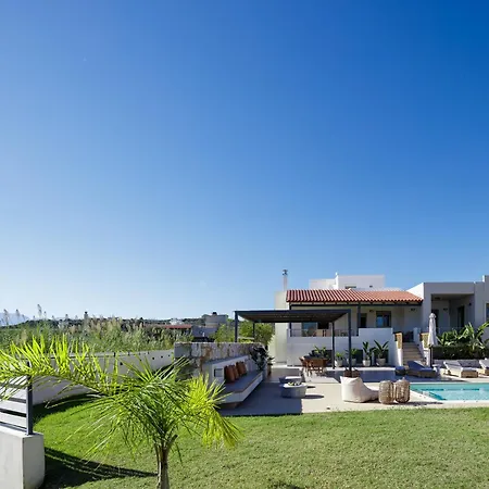 Quiet Aviana,garden, Heated Pool,bbq,jacuzzi