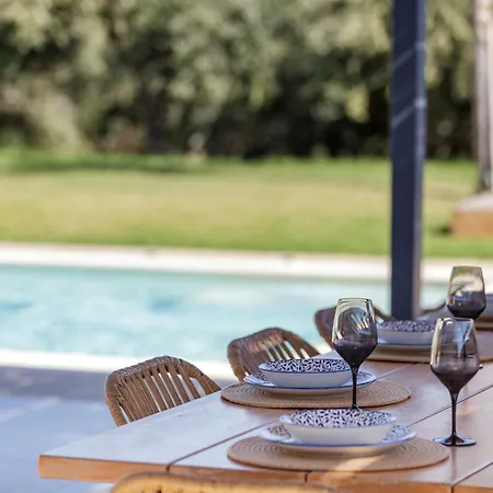 Quiet Aviana,garden, Heated Pool,bbq,jacuzzi Gerani (Chania)
