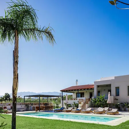 Quiet Aviana,garden, Heated Pool,bbq,jacuzzi Villa *