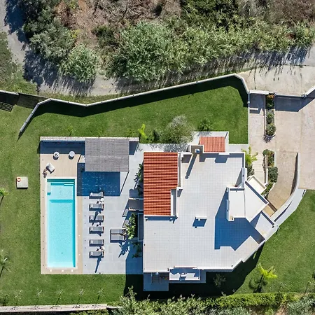 Villa Quiet Aviana,garden, Heated Pool,bbq,jacuzzi *