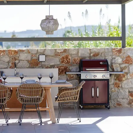 Quiet Aviana,garden, Heated Pool,bbq,jacuzzi Villa *