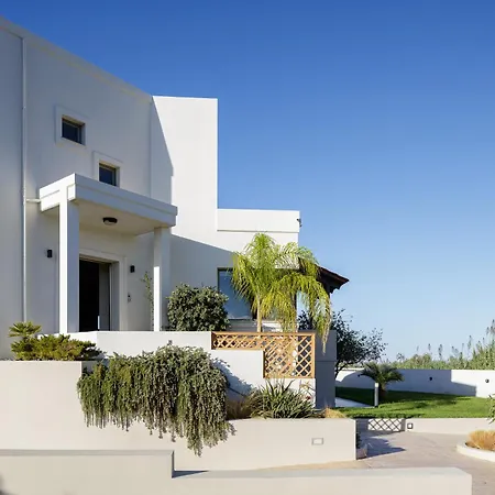 Quiet Aviana,garden, Heated Pool,bbq,jacuzzi
