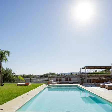 Quiet Aviana,garden, Heated Pool,bbq,jacuzzi Villa