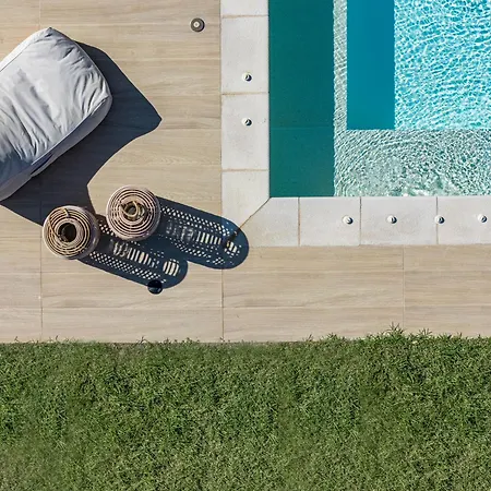 فيلة Quiet Aviana,garden, Heated Pool,bbq,jacuzzi يورانيون