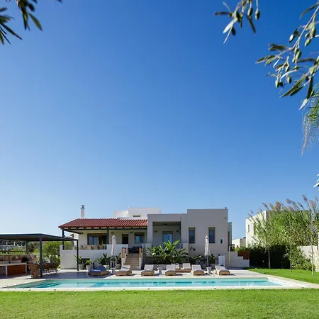 Quiet Aviana,garden, Heated Pool,bbq,jacuzzi