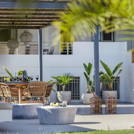 فيلة Quiet Aviana,garden, Heated Pool,bbq,jacuzzi يورانيون